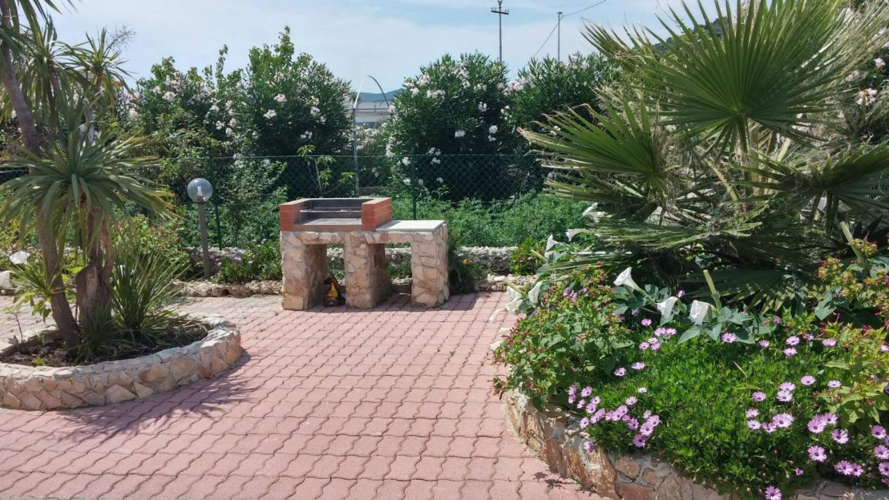 Villini Giovanna Disanti Vieste Exterior foto