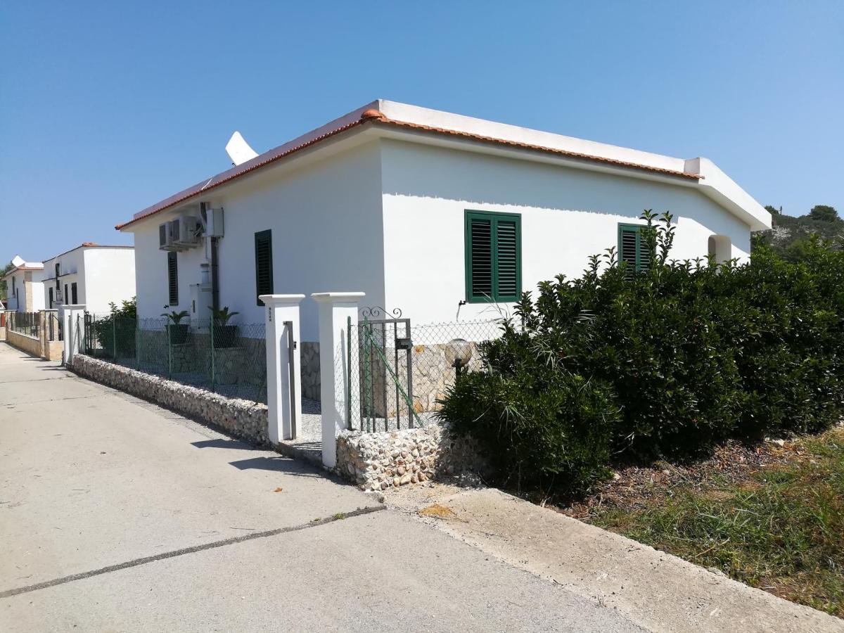 Villini Giovanna Disanti Vieste Exterior foto