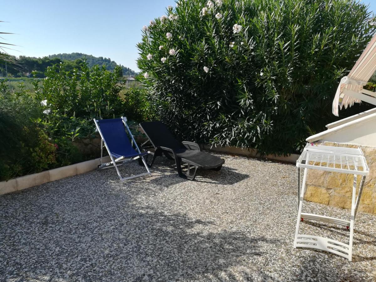 Villini Giovanna Disanti Vieste Exterior foto