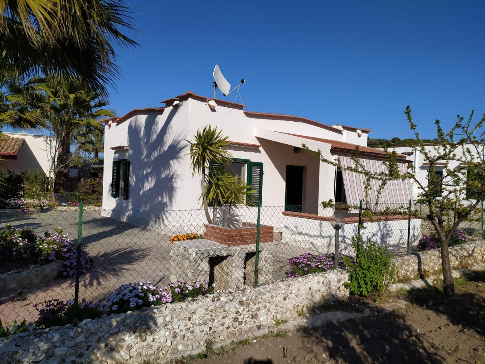 Villini Giovanna Disanti Vieste Exterior foto