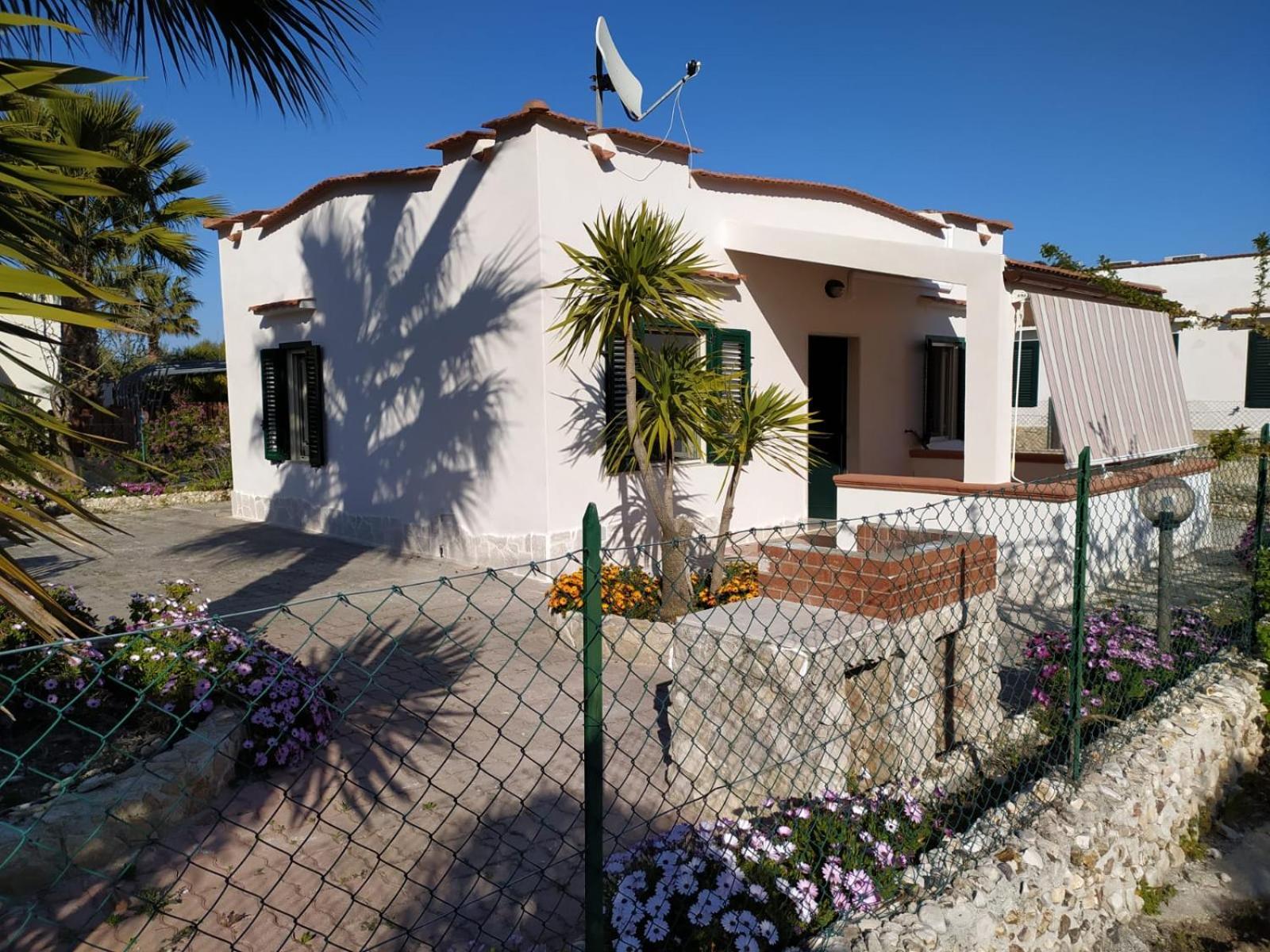 Villini Giovanna Disanti Vieste Exterior foto